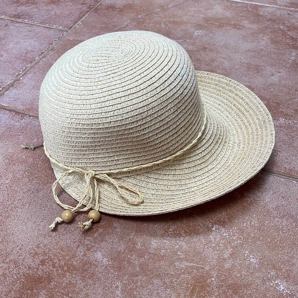 August t straw hat slight gold in straw